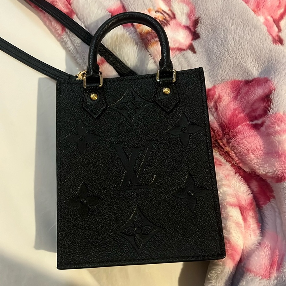 Louis Vuitton Petit Sac Plat